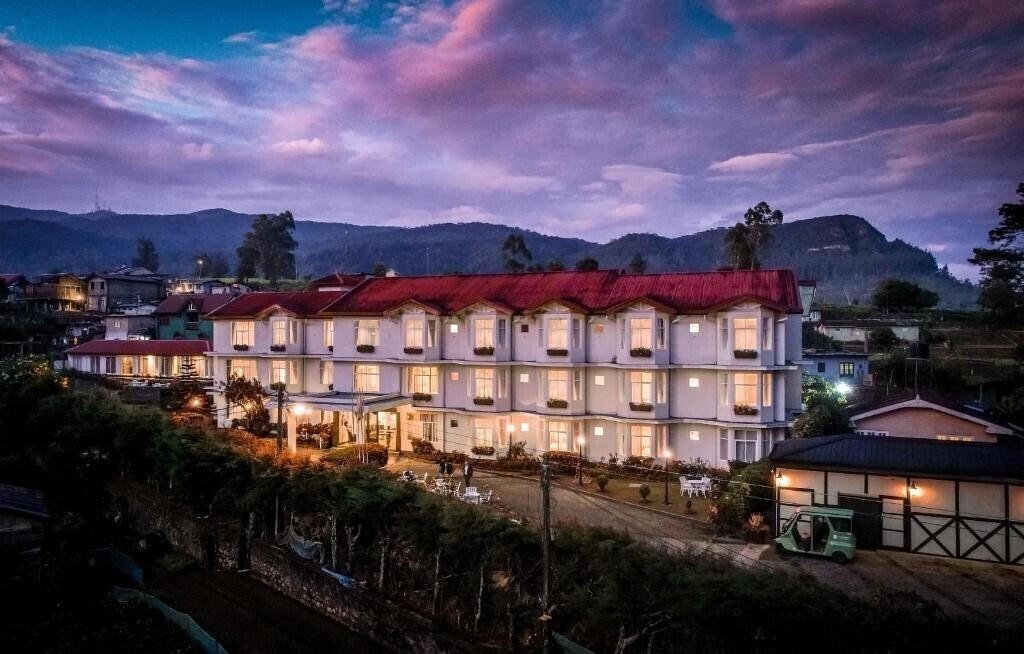 Готель Galway Heights Hotel 3*