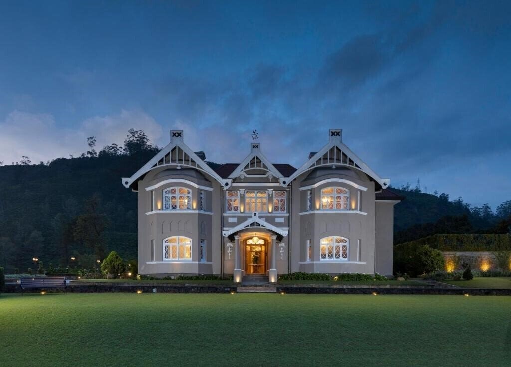 Отель The Bellwood Manor 2*