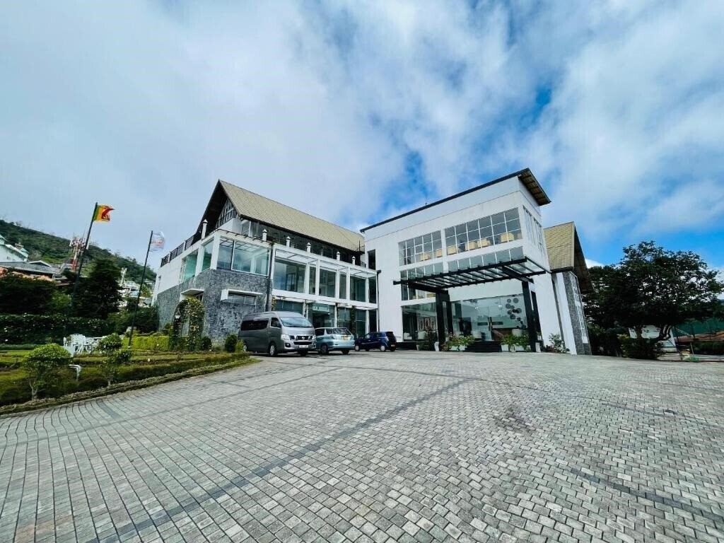 Готель Ripon Grand Hill 3*