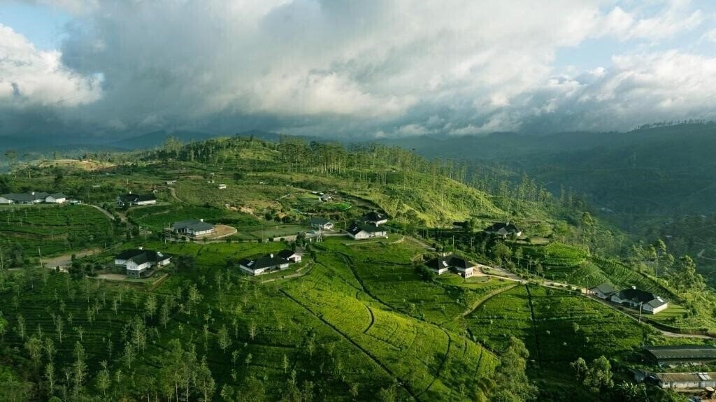 Фото Aadya Tea Bungalows by Aahaasa 5*