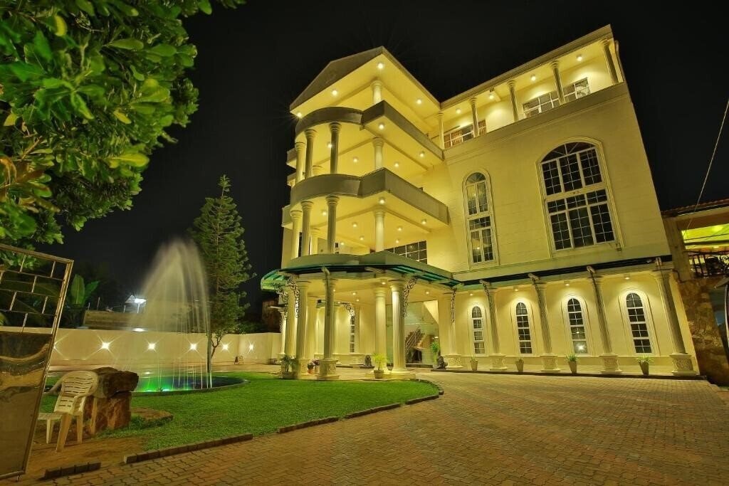 Готель Navro Beach Resort 4*