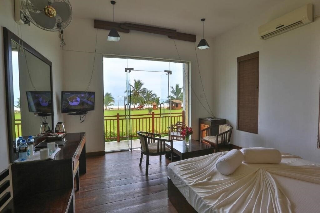 Фото Laya Waves 4*