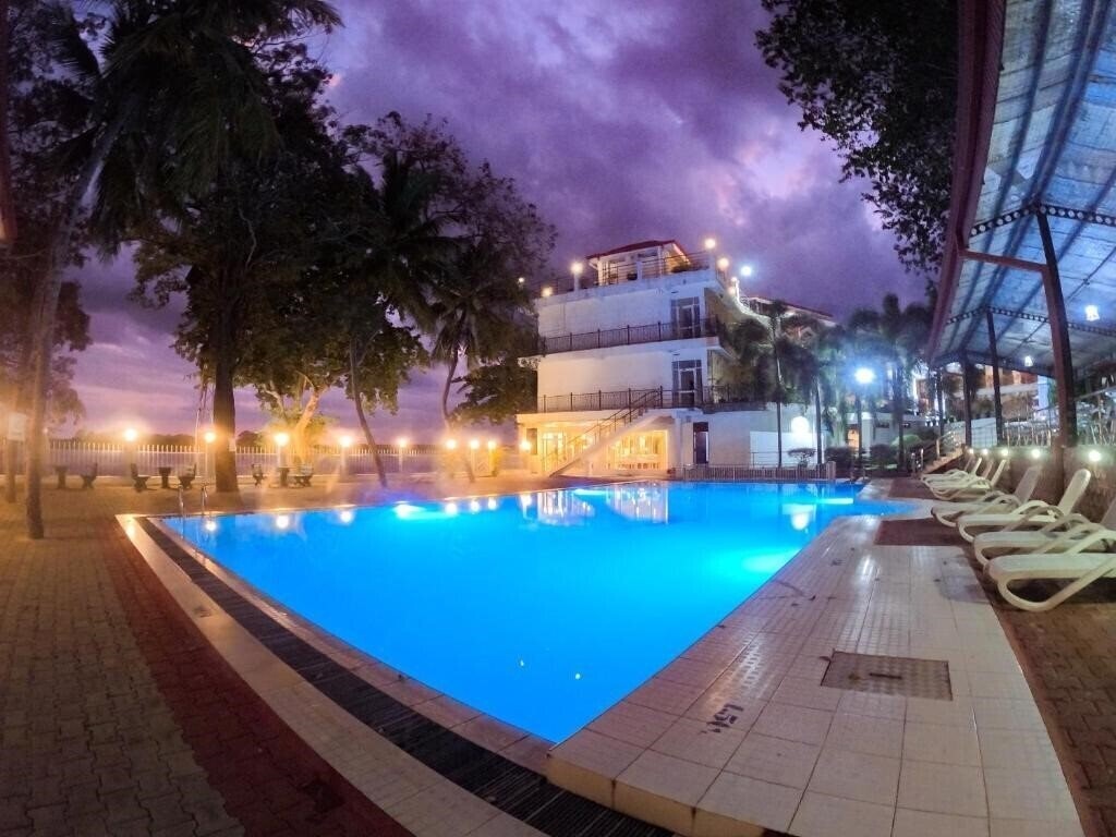 Готель Centauria Lake Resort 3*