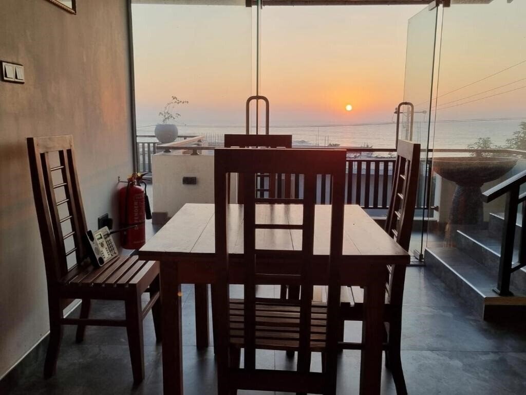 Фотография Queens Beach Tangalle 3*