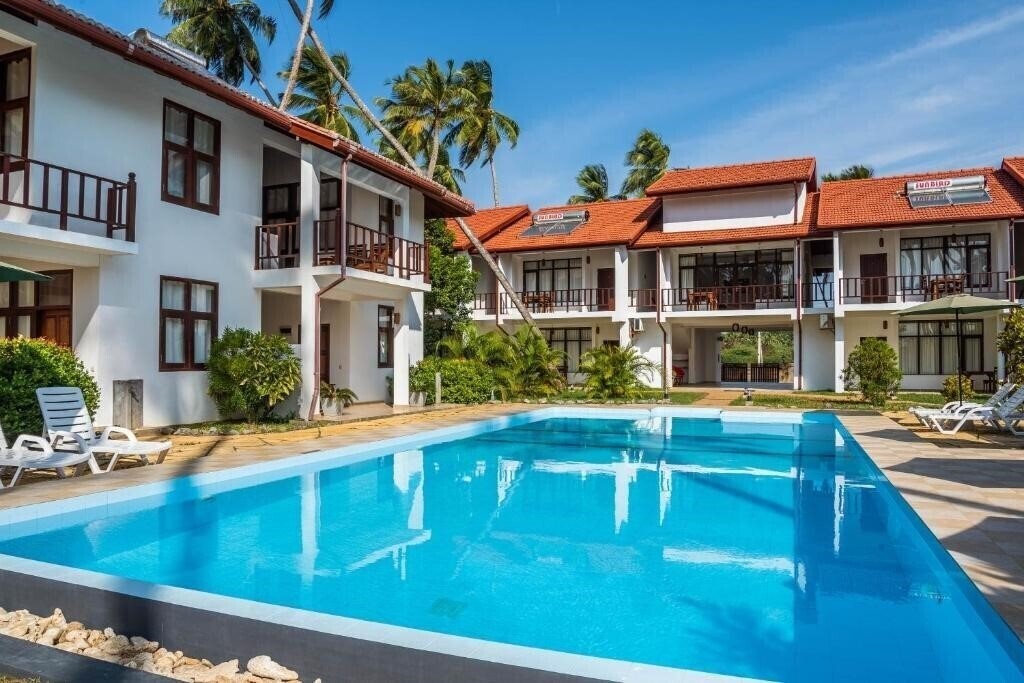 Готель Green Parrot 4*