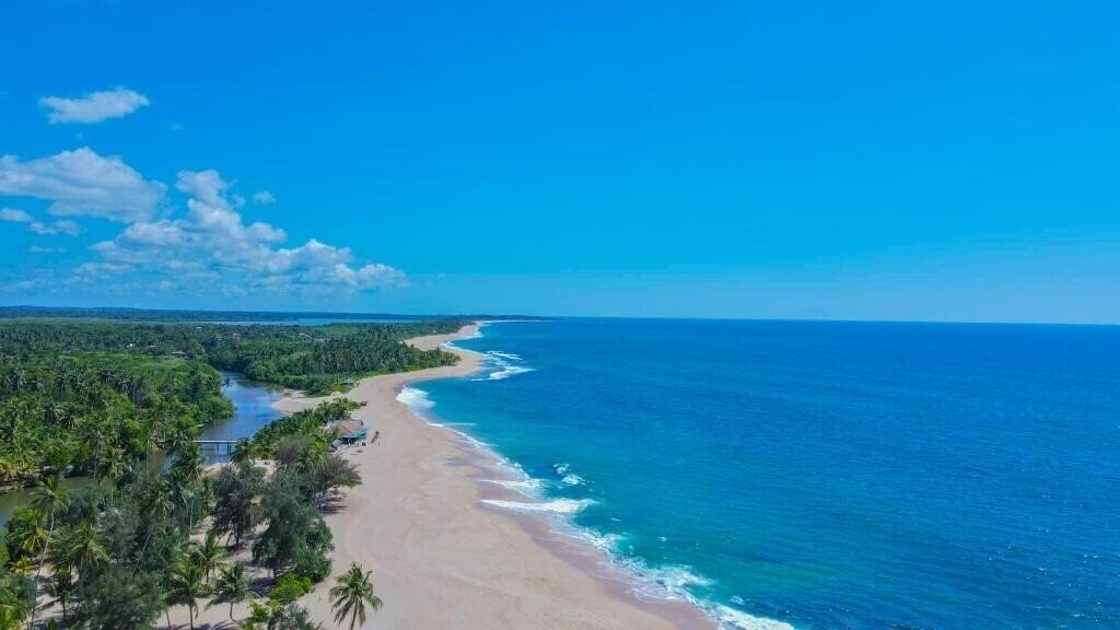 Фото Marakolliya Beach Resort (ex. Ganesh Garden Beach) 2*