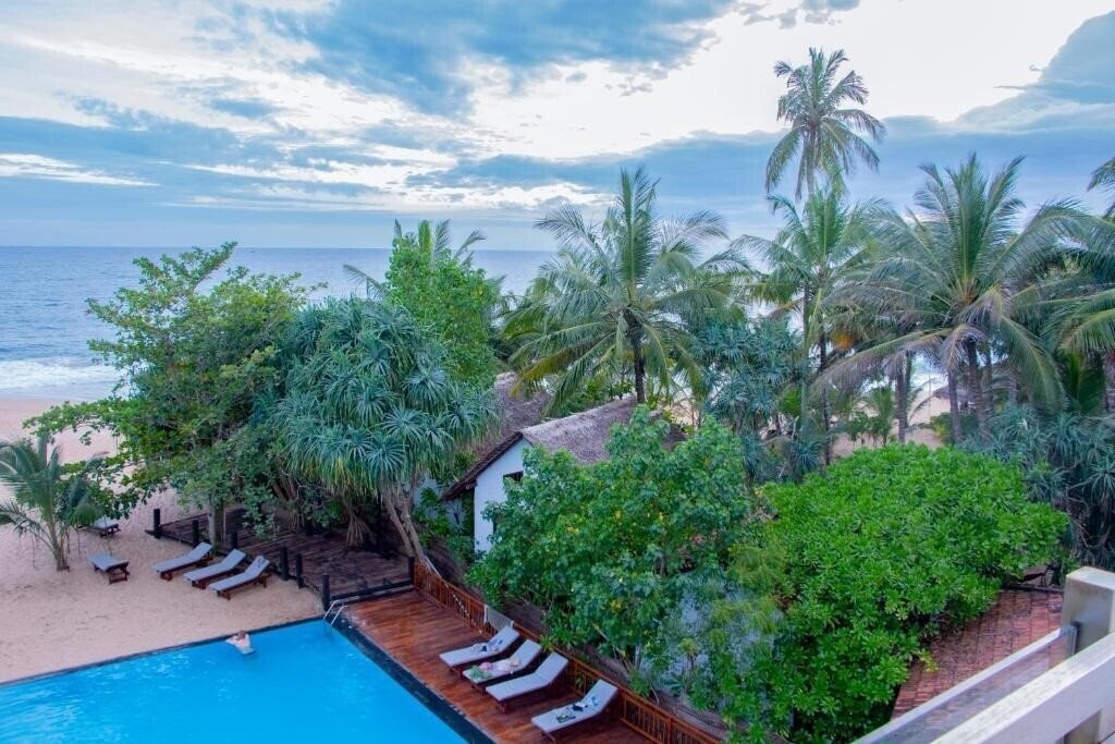 Картинка Marakolliya Beach Resort 2*