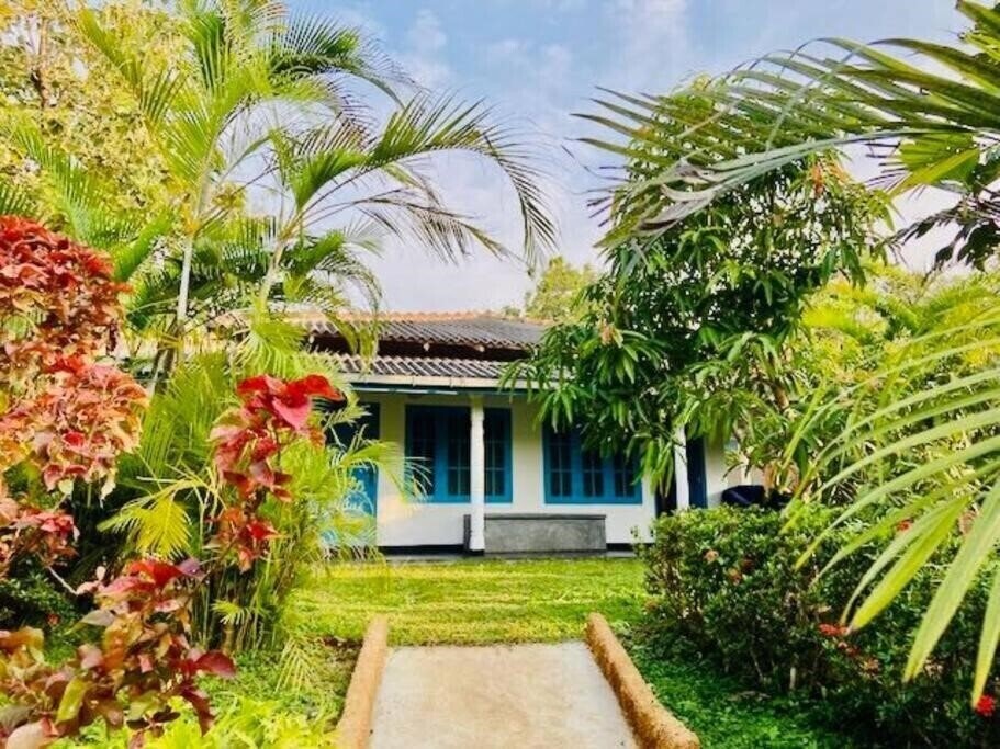 Готель Hotel The Key - Garden Villa 2*