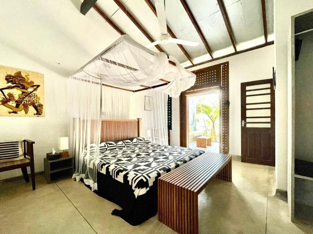 Фото Isana Beach House 3*