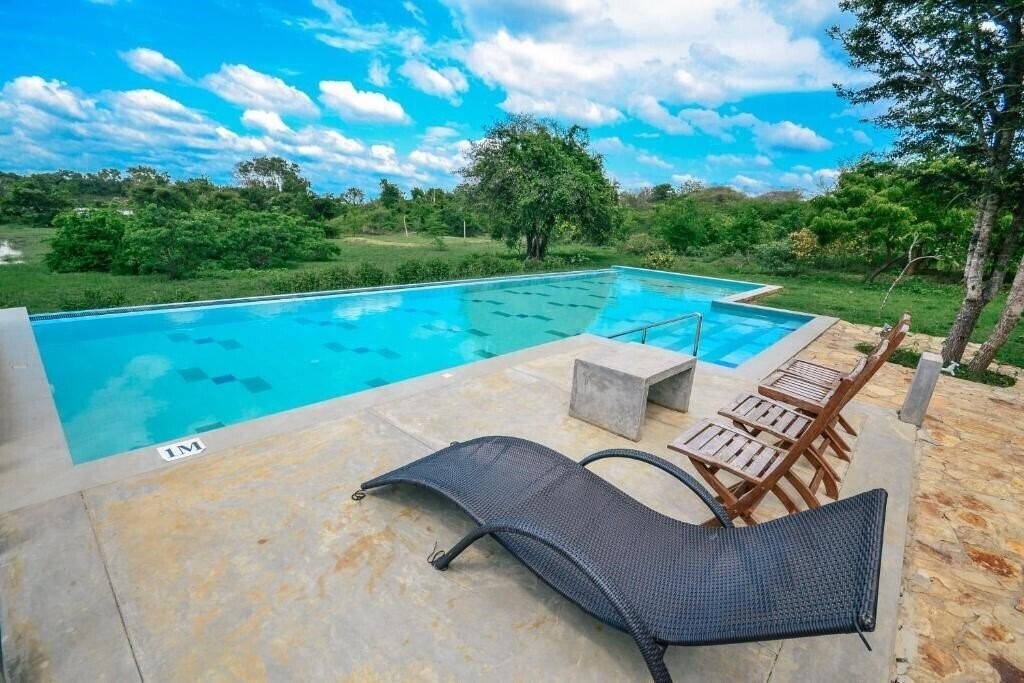 Отель Back of Beyond Wellness Retreat 4*
