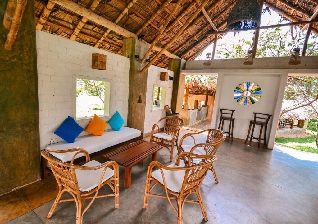 Фотография Back of Beyond Wellness Retreat 4*