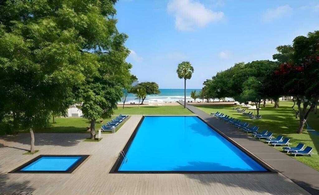 Фотографія Chaaya Blu Hotel Trincomalee 4*