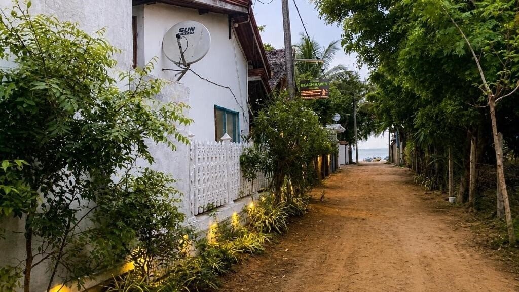 Фото Ceylon Beach Haven Uppuveli 3*