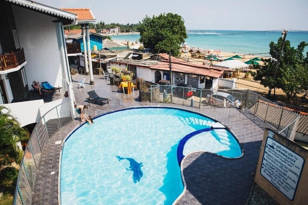 Отель Neptune Bay Hotel 3*