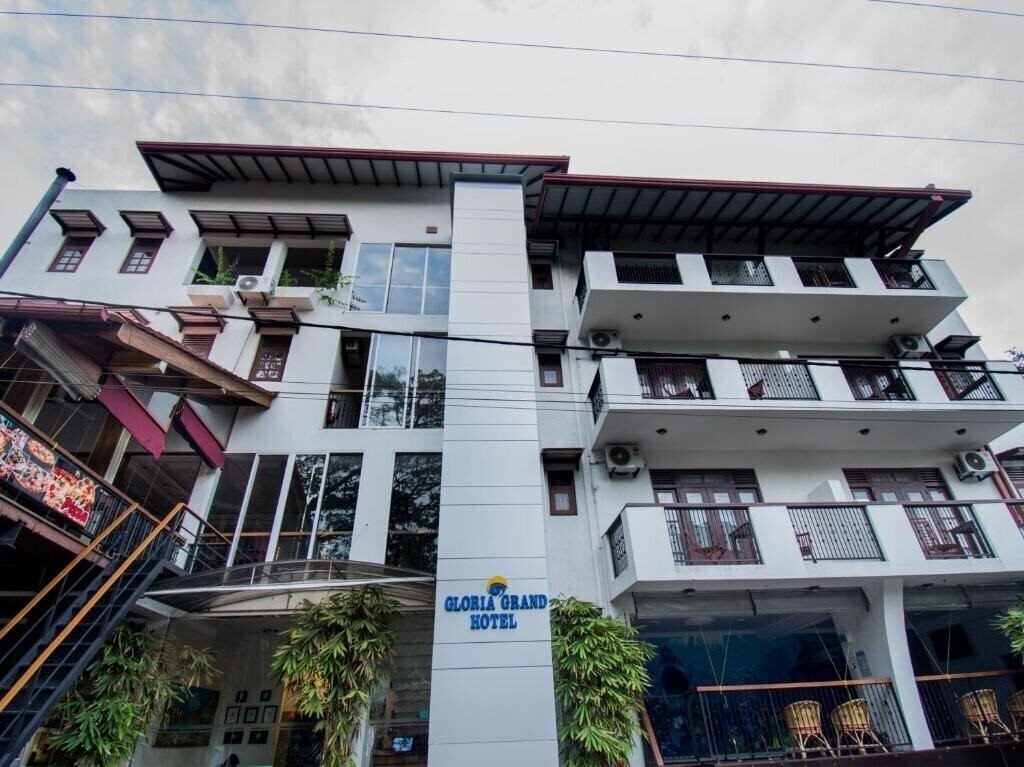 Готель Gloria Grand Hotel 3*