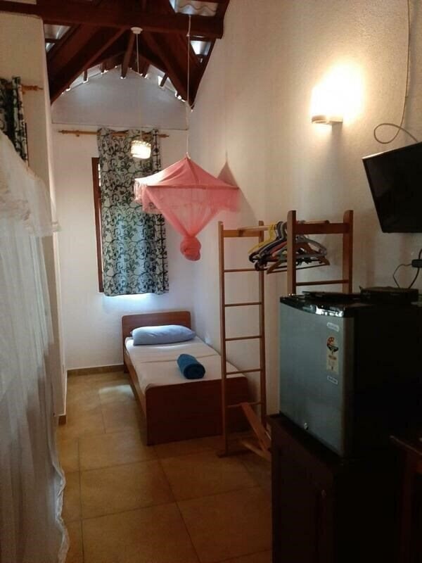 Фото Sea Breeze Unawatuna 2*