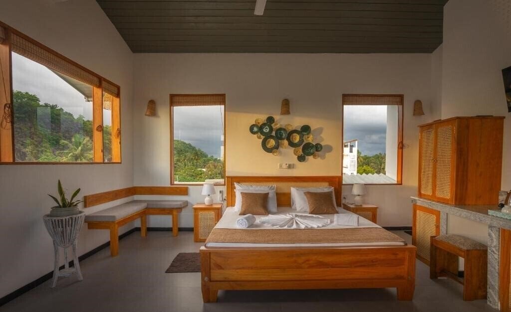 Фото Bay Watch Hotel Unawatuna 3*