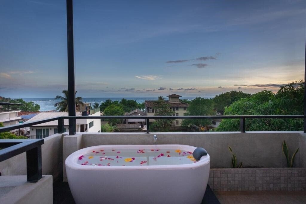 Изображение Bay Watch Hotel Unawatuna 3*