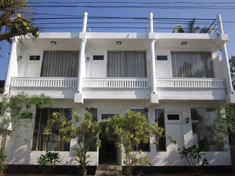 Картинка White Surfing Beach 2*