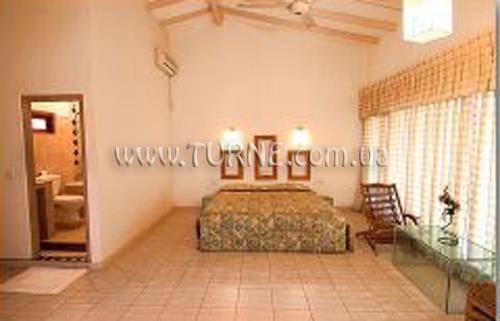 Готель Comaran Beach 3*