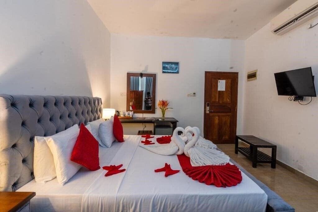 Картинка Rock Fort Pearl Hotel 2*