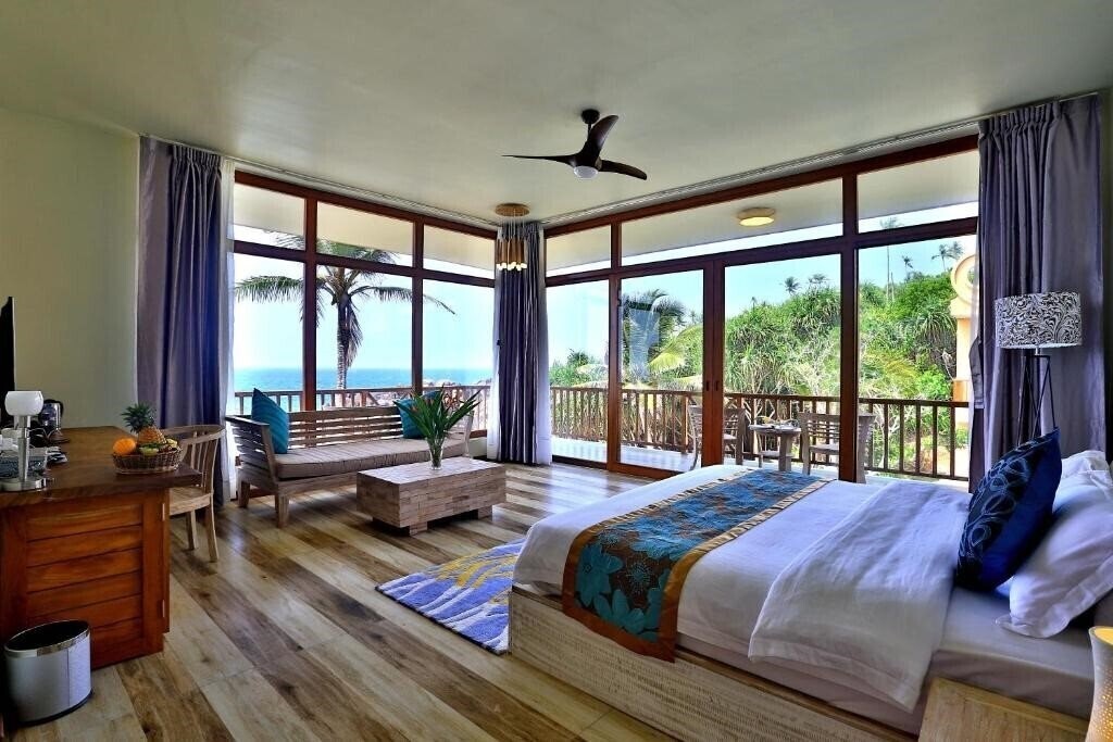 Фото Thaproban Pavilion Waves 4*