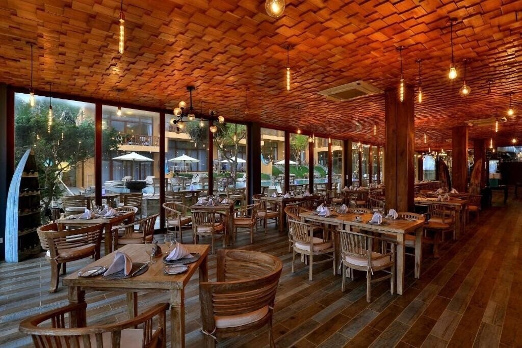 Фотографія Thaproban Pavilion Waves 4*