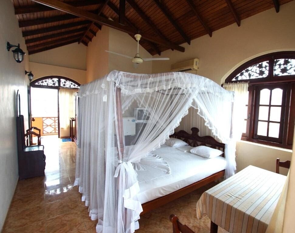 Фото Dhammika Hotel 2*