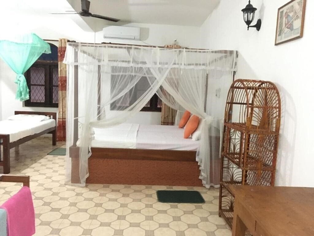 Фото Rock House Unawatuna 3*