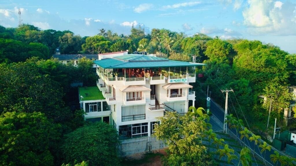 Готель Mount Rich Rumassala 4*