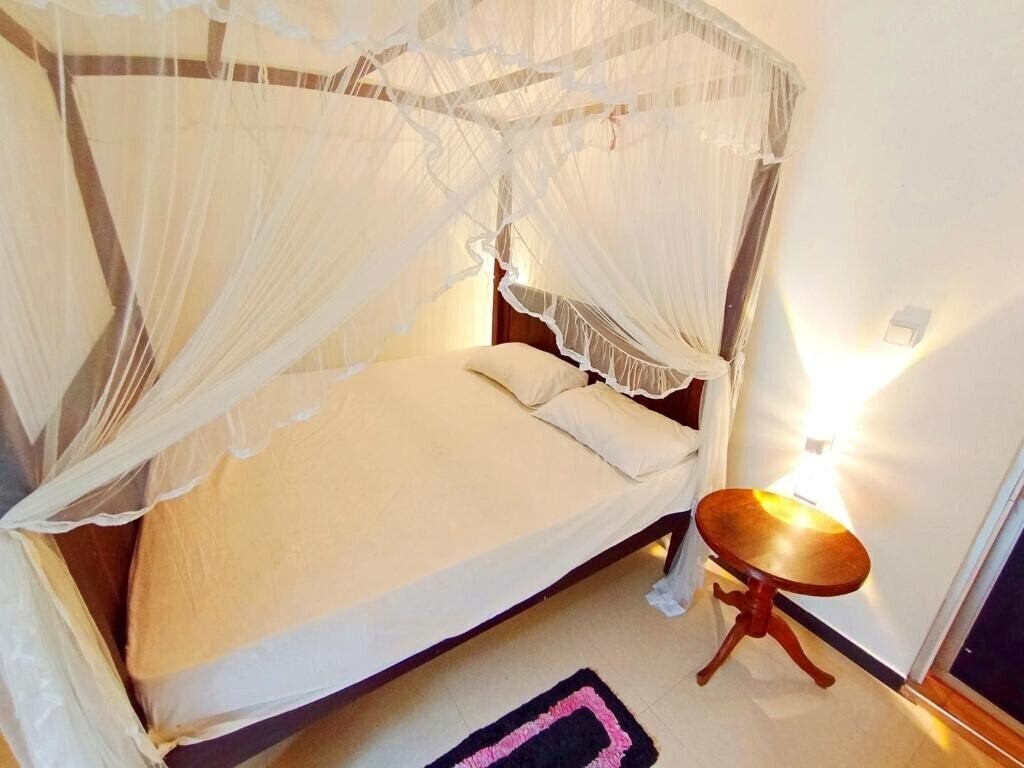 Фото White King Guest House 3*