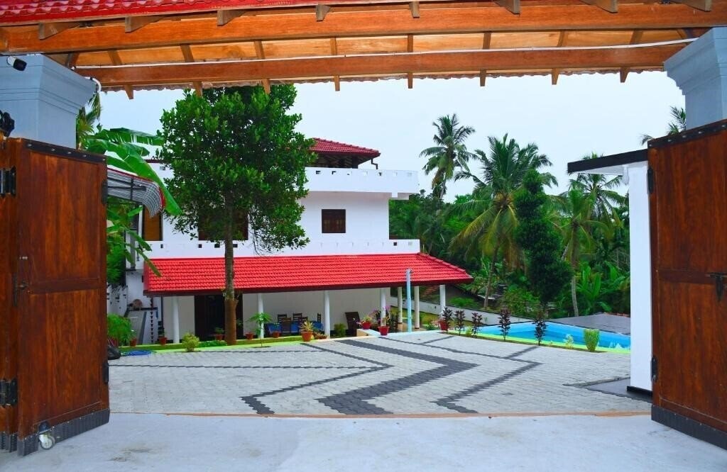 Готель Rock Beach Villa Talpe 2*