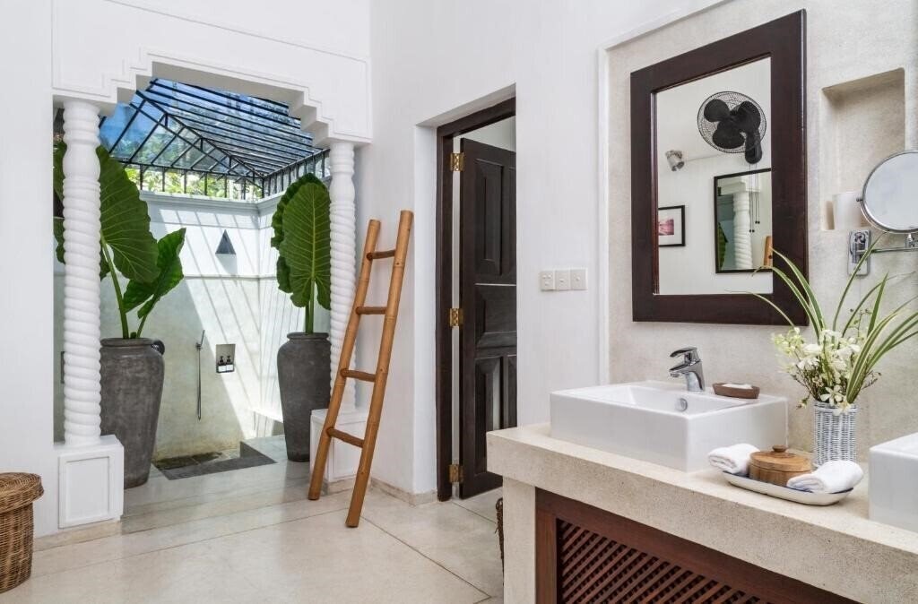 Фотография Why House 4*