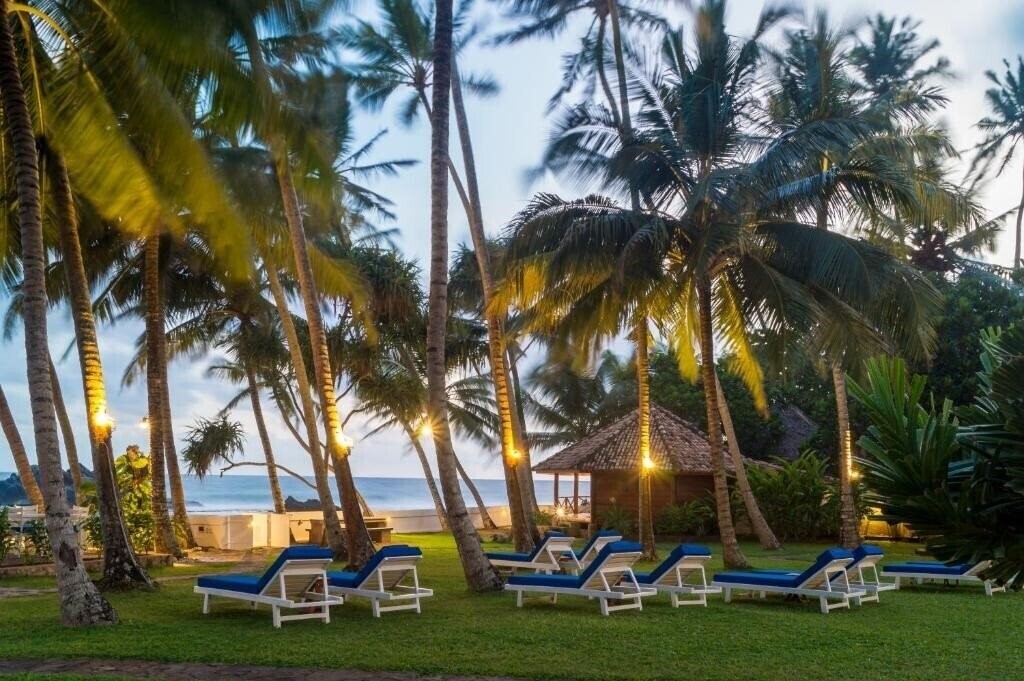 Отель Rockside Cabanas Hotel 3*