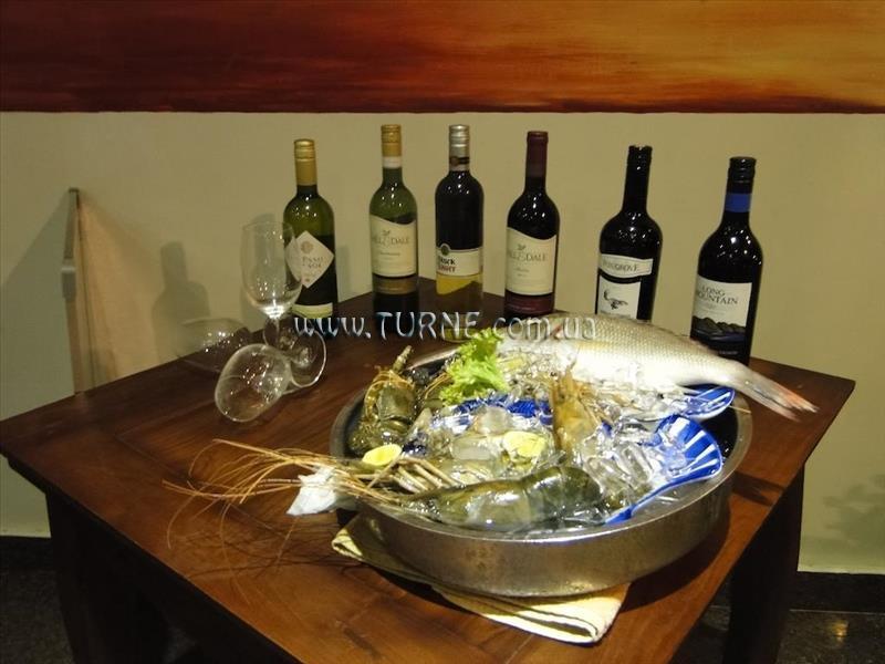 Готель Thaproban Pavilion Resort & SPA 4*