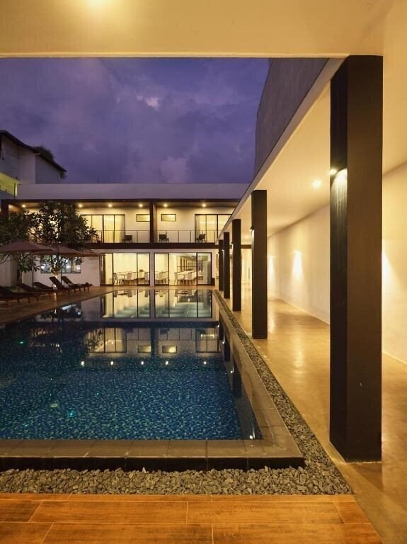 Готель Serendiva Beach Hotel 4*