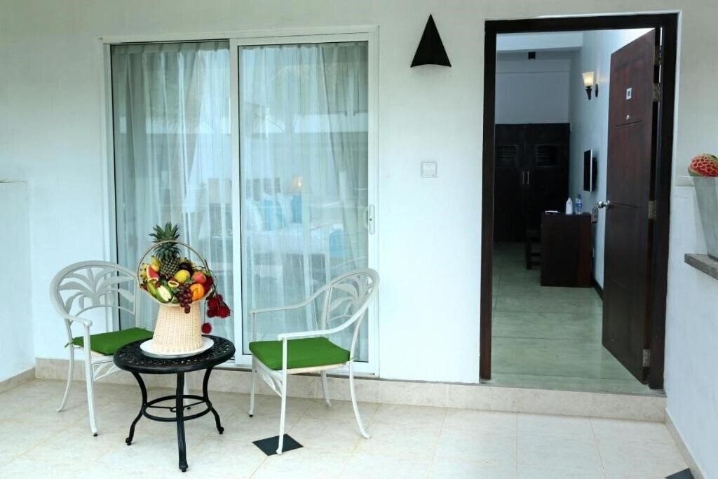 Картинка Rathna Beach Resort 3*