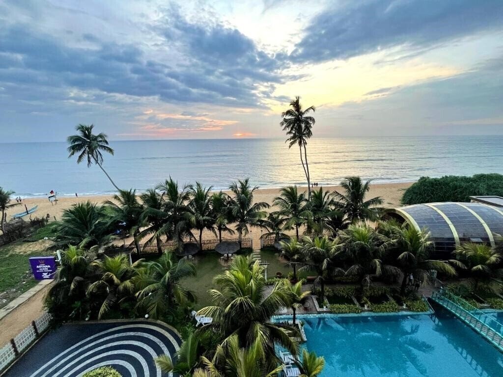 Готель Aryana Queen Beach Resort 3*