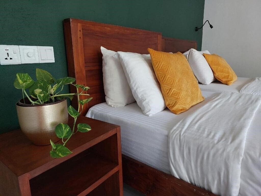 Фотографія Weligama Ocean Breeze Hotel & Restaurant 3*