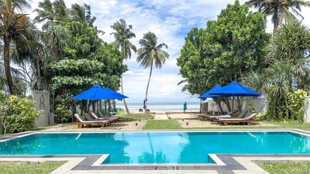 Отель Parangi Weligama Bay 3*