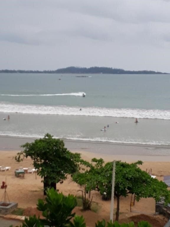 Фото Seals Harbour Weligama Hotel 3*