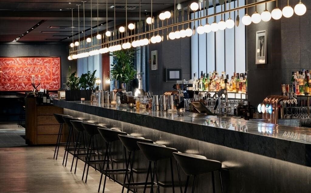 Зображення At Six 3*