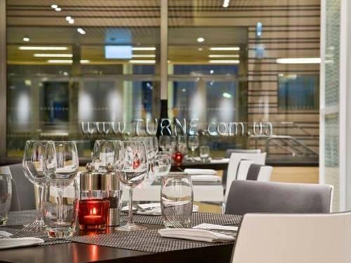 Готель Radisson Blu Waterfront 4*