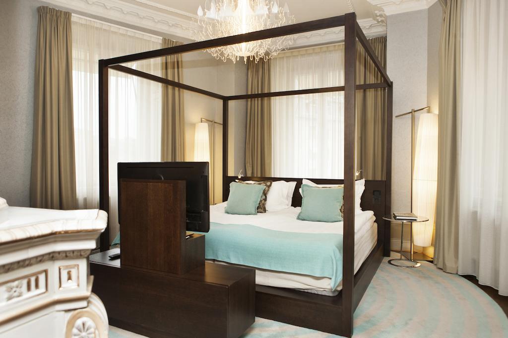 Отель Elite Hotel Stockholm Plaza 4*