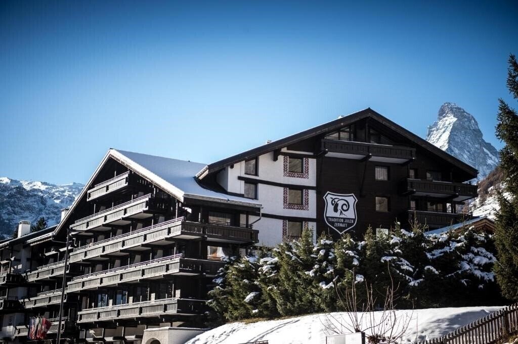 Готель Alpenhof 4*