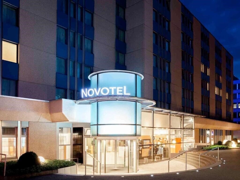 Отель Novotel Zurich Airport Messe 4*