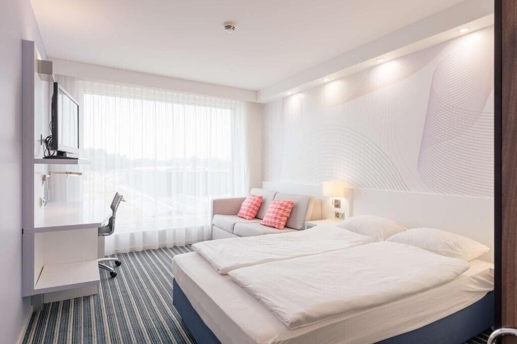 Отель Holiday Inn Express Affoltern Am Albis 3*