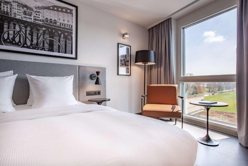 Фото Park Inn By Radisson Zurich Airport Hotel 4*