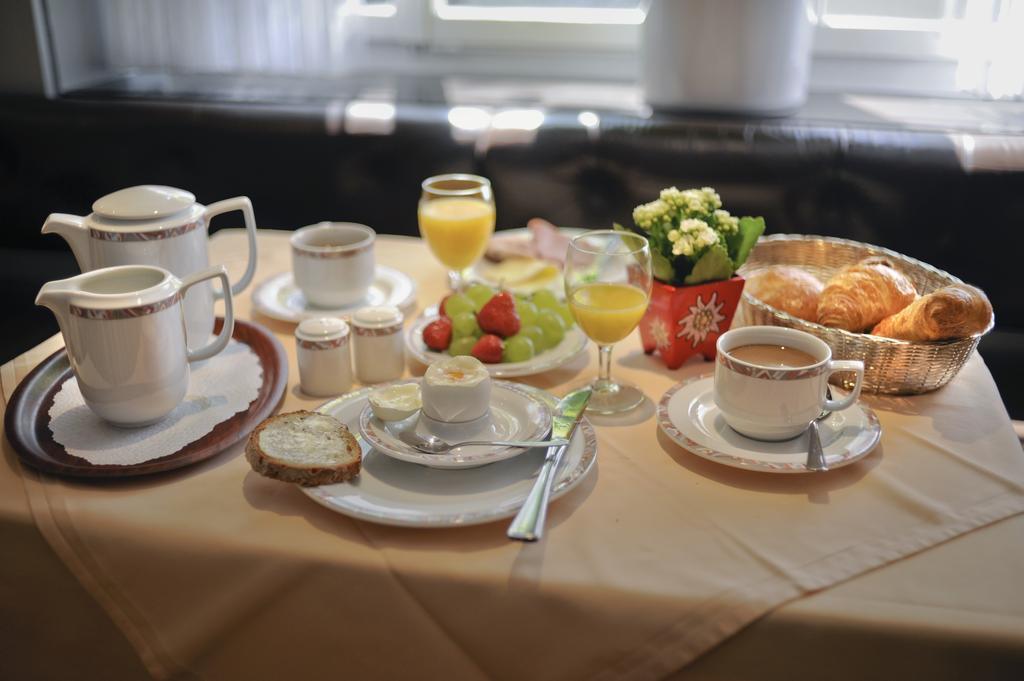 Картинка Alexander 3*