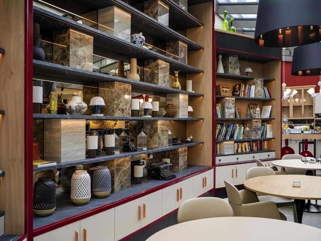 Готель Aparthotel Adagio Zurich City Center 4*